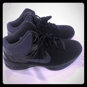 New w/o tags Nike Air Vis Pro 6 size 9.